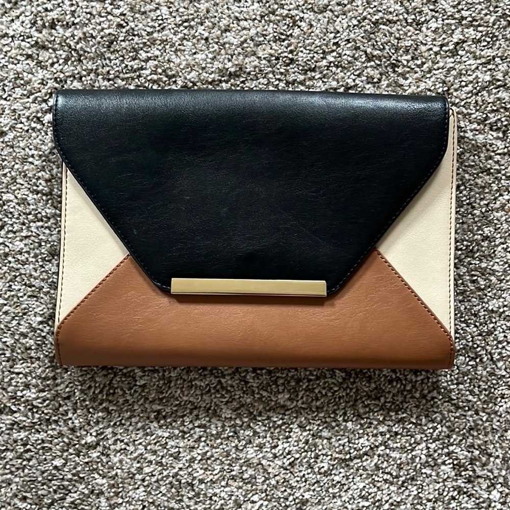 Express- color block envelope clutch